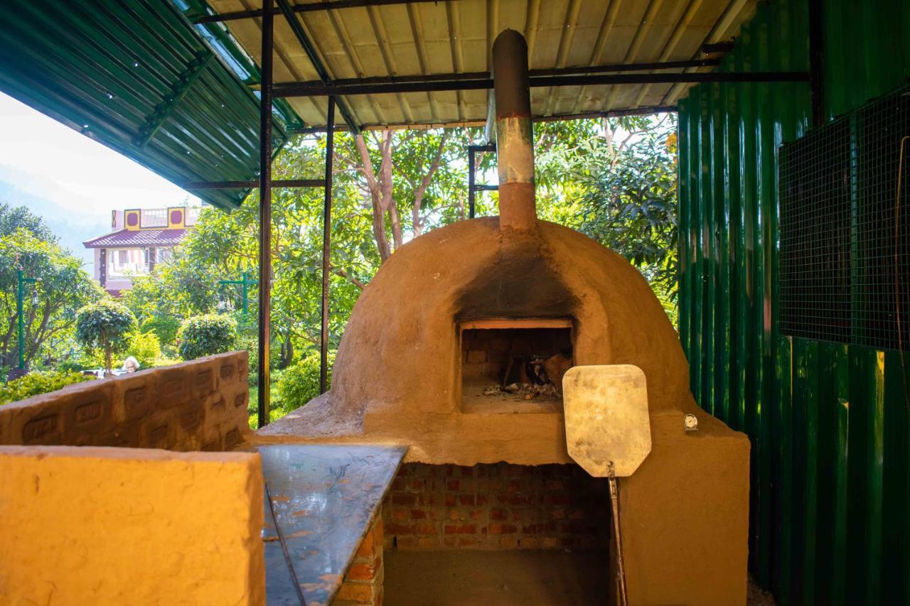 Mvt Guesthouse & Restaurant Rishīkesh Zewnętrze zdjęcie